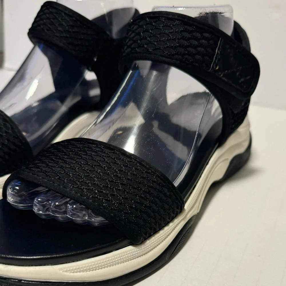 X Appeal Women’s Sandals Size 9 Black Strappy Active Comfortable Adjustable EUC